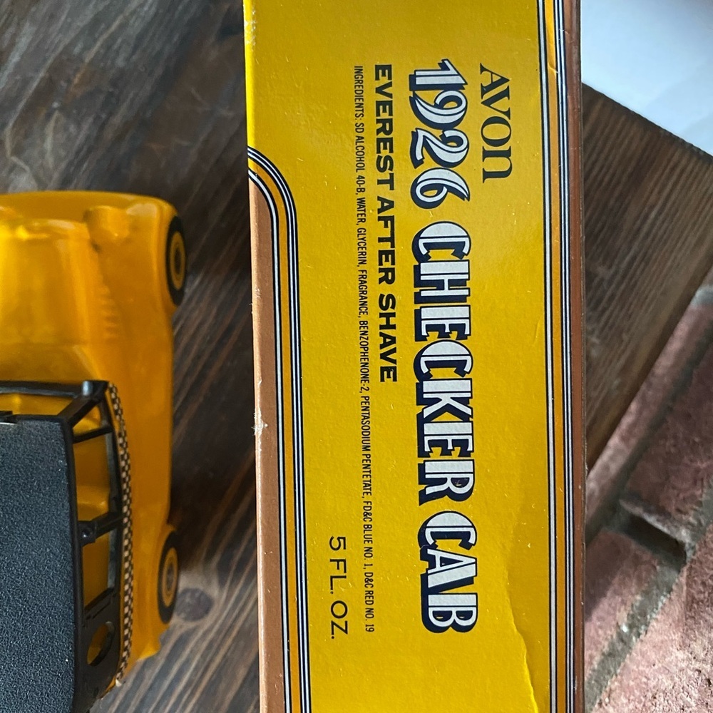 Vintage 1926 checker cab Avon Everest after shave - Picture 5 of 5